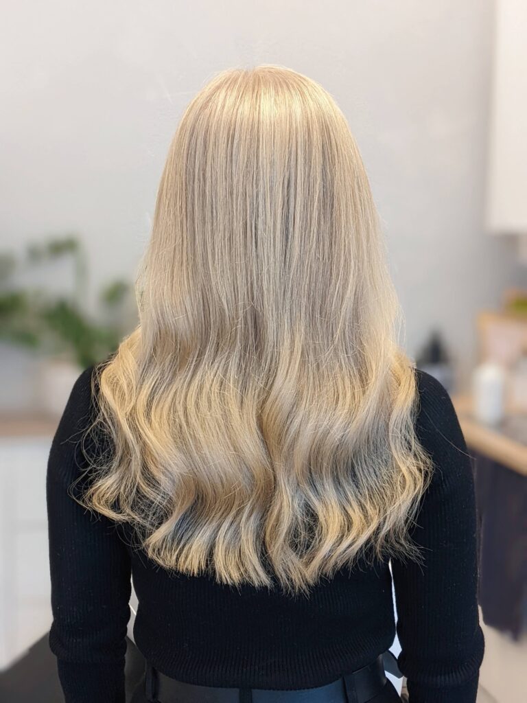 Omin Helsinki | Babylights, kerrostettu leikkaus, Olaplex